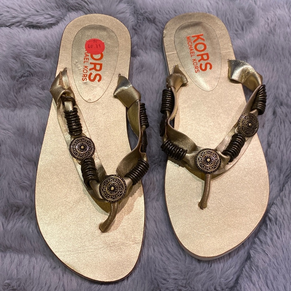 KORS by Michael Kors gladiator flat flip flops 8M